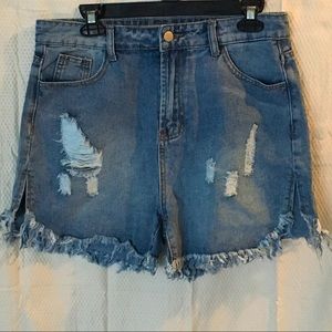 SHEIN | Ripped Raw Cut Denim Shorts Size: L